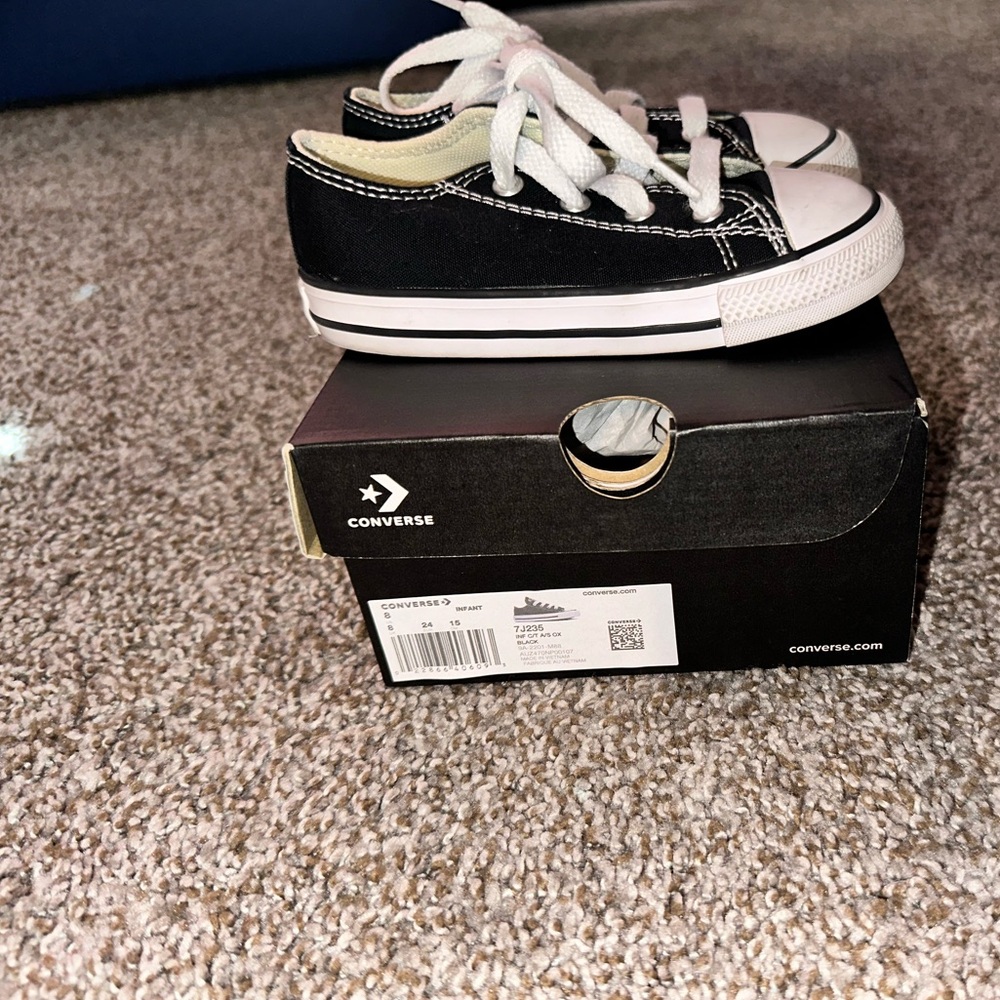 Toddler size 8 converse